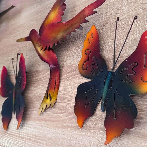 Vintage Metal Wall Art Set – Hummingbird & Butterflies Hand-Painted Rustic Decor - Picture 1 of 7